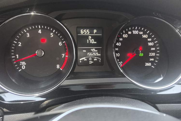 Used Volkswagen Sagitar 2017 1.6L Automatic Comfort Model Odometer Close Up