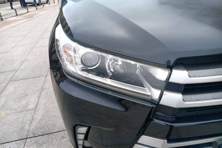 Used Toyota Highlander 2018 2.0T Four-Wheel Drive Luxury Version 7 Seats China VI Standard
