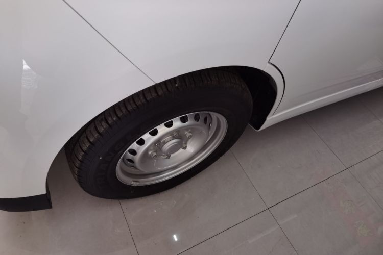 Used Wuling Yangguang 2025 Model 400km Bus Edition—Comfort Edition
