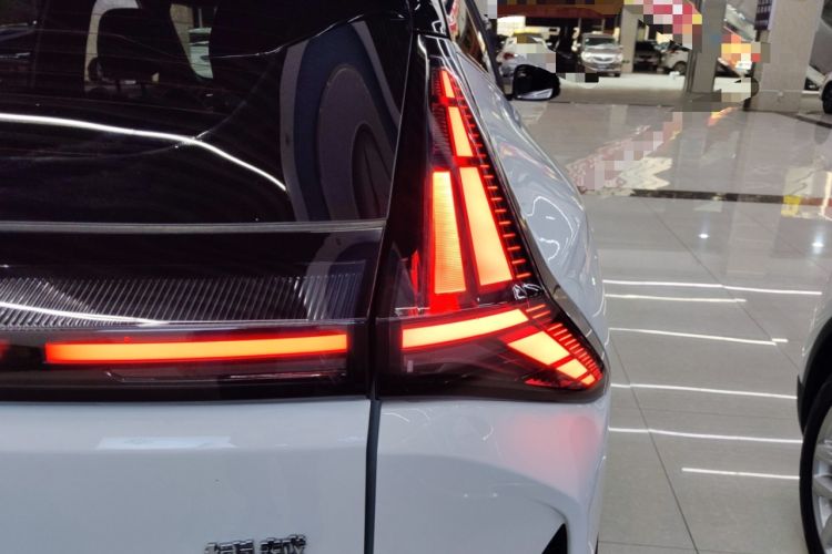 Used Geely Auto Emgrand X7 Sport 2024 1.5TD Dragon Edition Right Rear Taillight