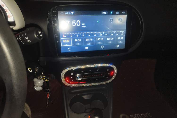 Used smart fortwo 2018 1.0L 52kW Hardtop Dynamic Version China V Audio And AC Panel