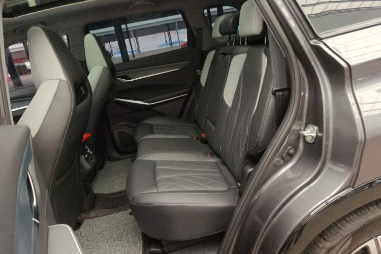 Used CHANGAN CS75 PLUS 2024 3rd Generation Champion Edition 1.5T Intelligent Drive Dynamic Model
