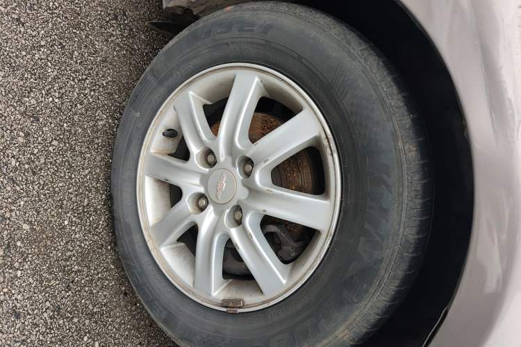 Used Chevrolet Epica 2013 1.8 SL ZhiZhen Edition MT Right Front Wheel Hub