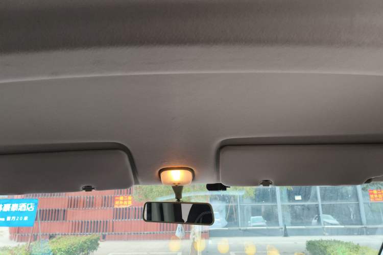 Used Chana Ruixing EM60 2025 Passenger Version Comfort Edition 6 Seats 300 km Range Side-Hinged Doors
