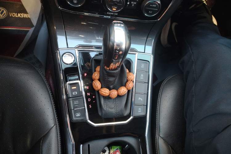Used Volkswagen Passat 2016 330TSI DSG Prestige Edition Gear Lever