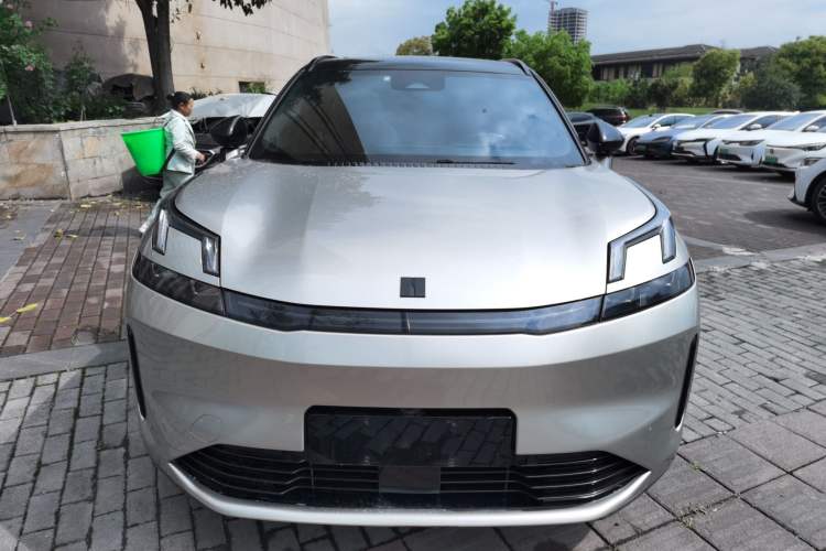 Used Lynk & Co 08 EM-P 2023 120km Long-Range Halo Front