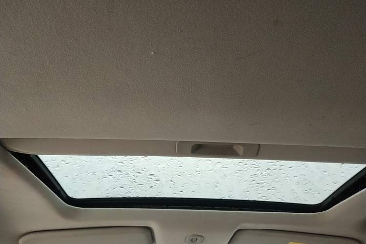 Used Venucia T70 2015 2.0L CVT Smart Edition