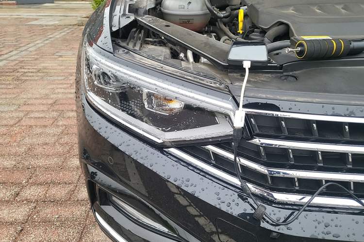 Used Volkswagen Magotan 2025 Zhongxiang Version 330TSI DSG Luxury Edition Right Front Headlight