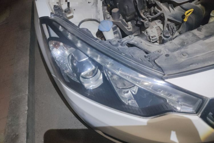 Used Kia K3 2013 1.6L Manual GLS Right Front Headlight