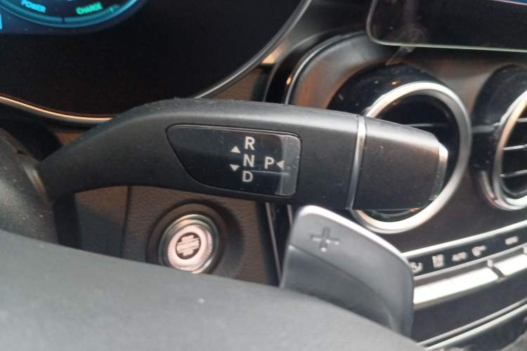 Used Mercedes-Benz C-Class 2020 Restyled C 260 L Sport Edition Gear Lever