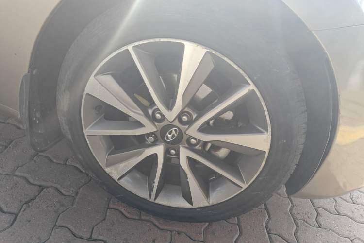 Used Hyundai Elantra (5th Generation / Langdong) 2015 1.6L Automatic Leading Model
