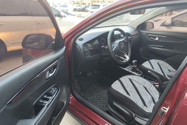 Used Kia KX Cross 2018 1.6L Automatic Dynamic Sunroof Version Interior 3