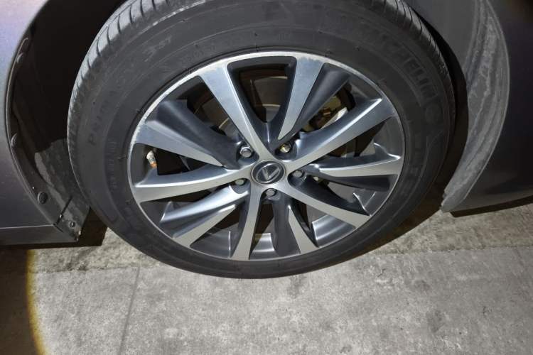 Used Lexus ES 2018 300h Premier Edition China VI Standard
