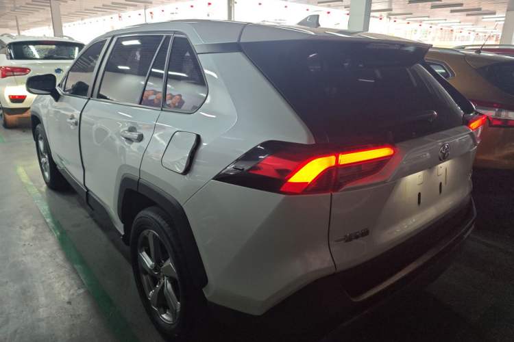 Used Toyota RAV4 2021 2.0L CVT 4x4 Style PLUS Edition
