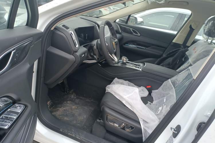 Used Hongqi HS3 PHEV 2025 Model PHEV 117km Jingwei PLUS Edition