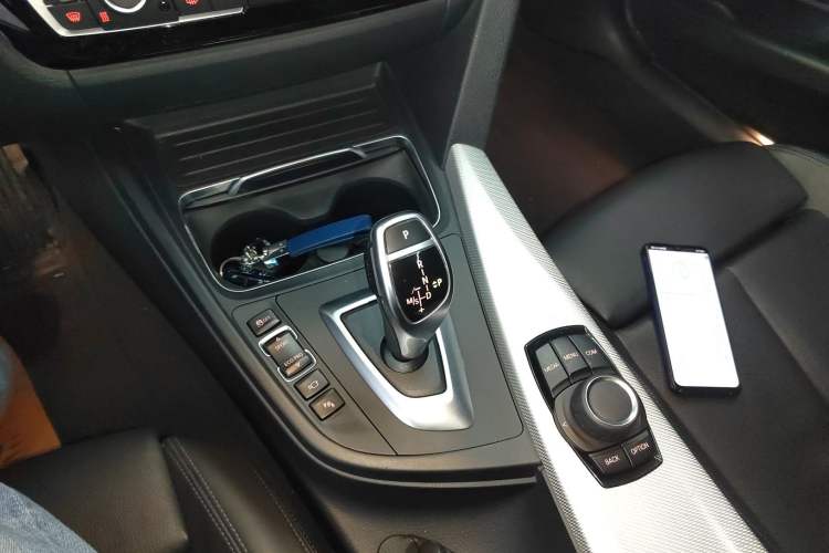 Used BMW 3 Series 2019 320i M Sport Package Gear Lever