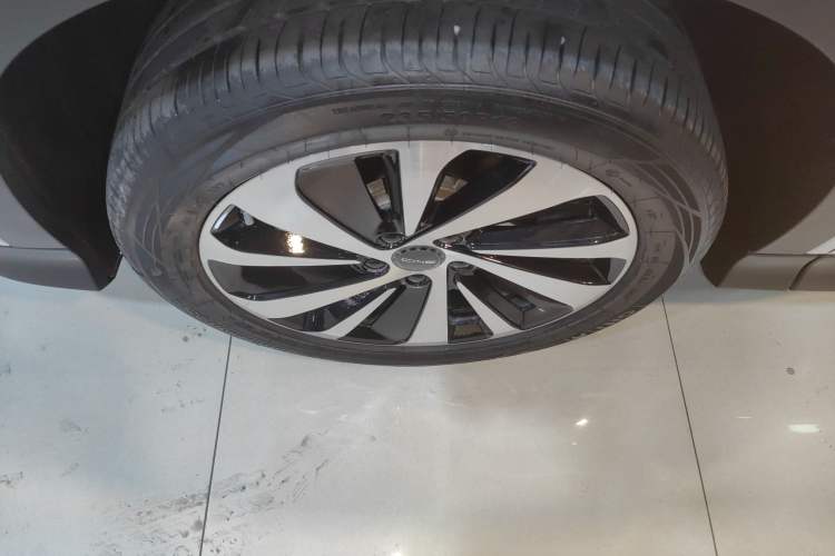 Used BYD Song PLUS New Energy 2024 Honor Edition EV 520km Luxury Model
