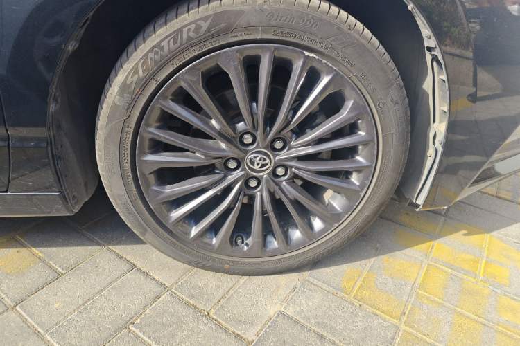 Used Toyota Avalon 2019 2.5L Touring Premium Version China V Standard Right Front Wheel Hub