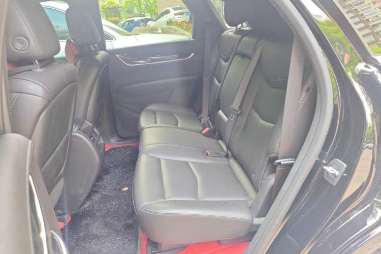 Used Cadillac XT5 2022 2.0T Two-Wheel Drive Luxury Version Left Rear Seat