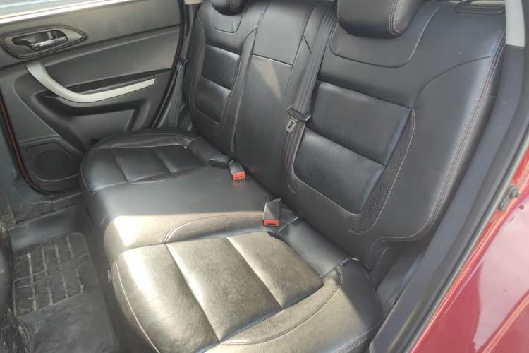 Used CHANGAN CS35 2015 1.6L Automatic Luxury Model China V Standard
