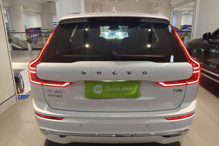 Used Volvo XC60 New Energy 2025 Plug-in Hybrid Long-Range All-Wheel Drive Smart Luxury Edition Rear