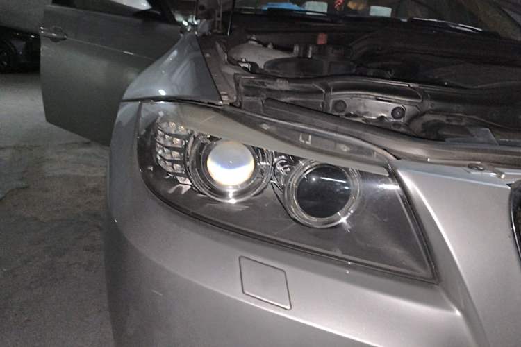 Used BMW 3 Series 2011 320i Sport Edition Right Front Headlight