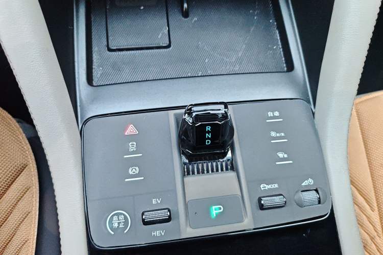 Used BYD Song PLUS New Energy 2025 DM-i 112KM Prestige Model Gear Lever