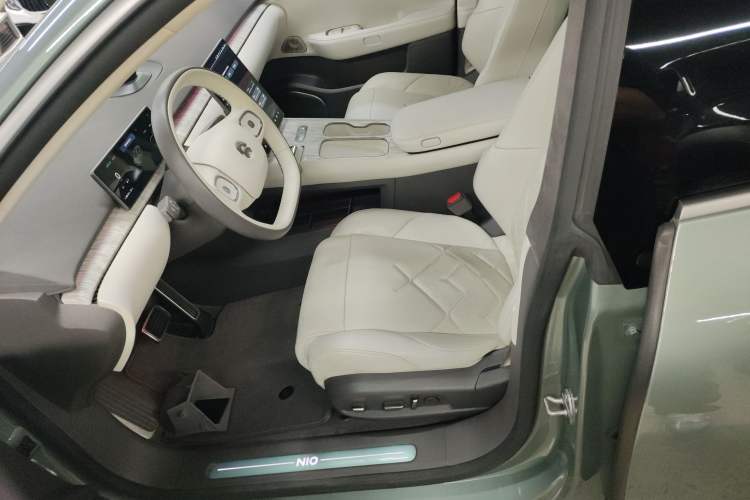 Used Nio ET7 2022 75 kWh Left Front Seat
