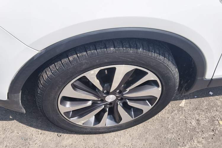 Used Buick Encore 2016 18T Automatic Two-Wheel Drive Urban Elite Model Left Front Wheel Hub