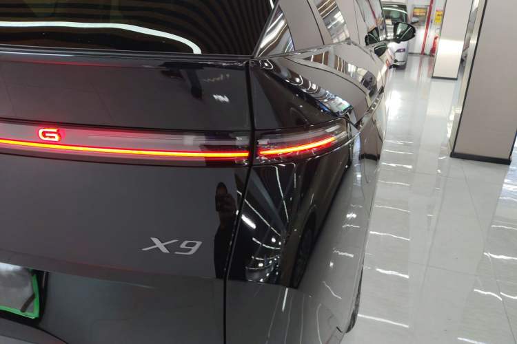 Used XPeng X9 2025 740 Ultra-Long Range Max
