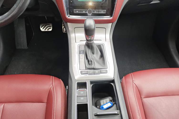 Used Roewe RX5 2016 30T Four-Wheel Drive Automatic Internet Smart Luxury Edition