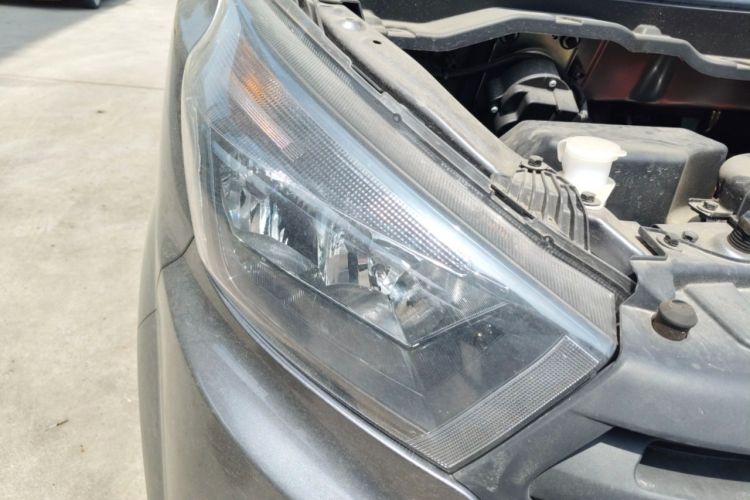 Used Jinbei Gold Hiace M Classic 2024 1.5L Engineering Lion Passenger Vehicle 6 Seats Right Front Headlight