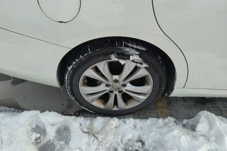 Used GAC Trumpchi GA6 2016 235T Manual Elite Edition Right Rear Wheel Hub