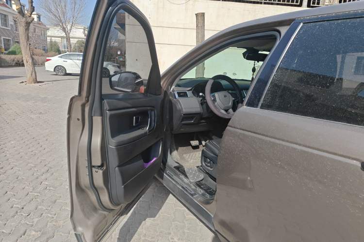 Used Land Rover Discovery Sport 2017 2.0T PURE Driver Seat