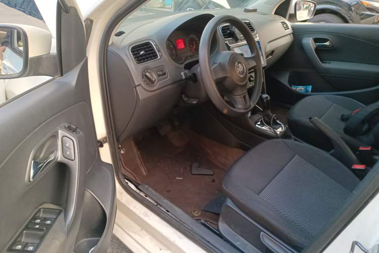 Used Volkswagen Polo 2011 1.6L Automatic ZhiShang Version
