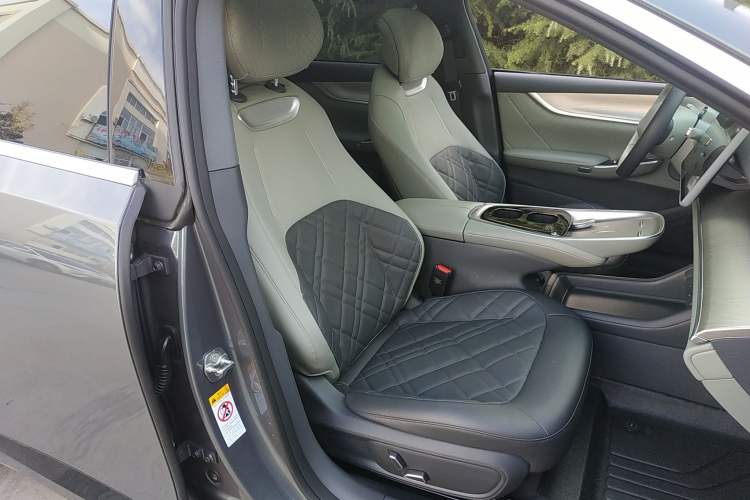 Used CHANGAN NEVO A07 2024 Pure Electric "True Fragrance" Edition 515 Prestige Model Right Front Seat