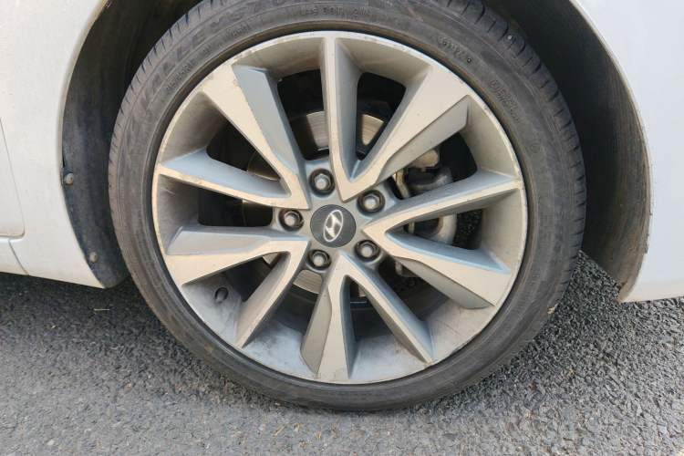 Used Hyundai Elantra (5th Generation / Langdong) 2015 1.6L Automatic Leading Model