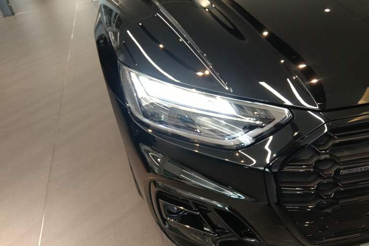 Used Audi Q5L 2023 40T Luxury Dynamic Model Right Front Headlight