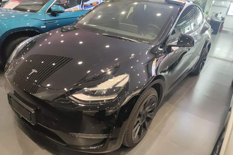 Used Tesla Model Y 2022 Long-Range All-Wheel-Drive Version
