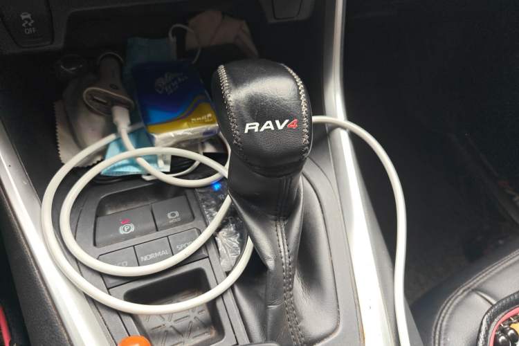 Used Toyota RAV4 2020 Dual-Engine 2.5L E-CVT Two-Wheel Drive Elite Edition