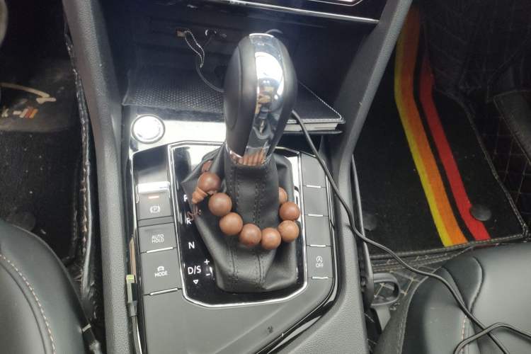 Used Volkswagen Tharu 2022 280TSI Two-Wheel-Drive Luxury Edition Gear Lever