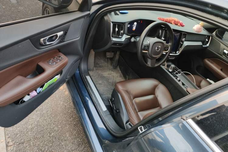 Used Volvo S60 2023 B4 Zhiyi Luxury Edition