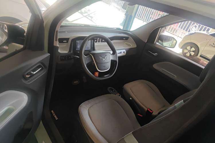 Used Wuling Hongguang MINIEV 2021 Macaron Premium Model – Lithium Iron Phosphate Driver Seat