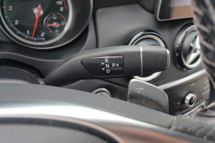 Used Mercedes-Benz GLA 2019 GLA 200 Fashion Model Gear Lever