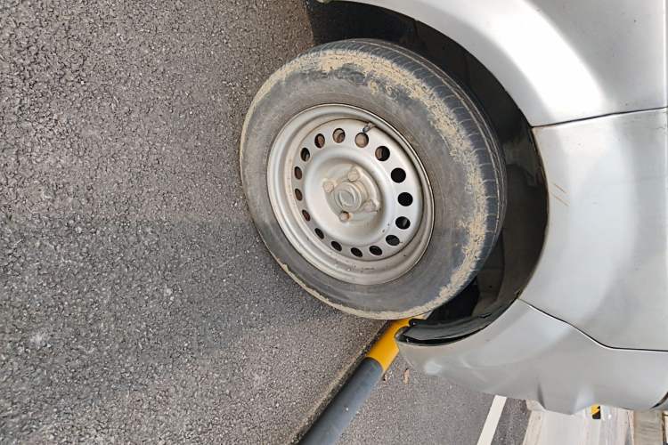 Used Dongfeng Xiaokang V29 2012 1.2L Standard Version
