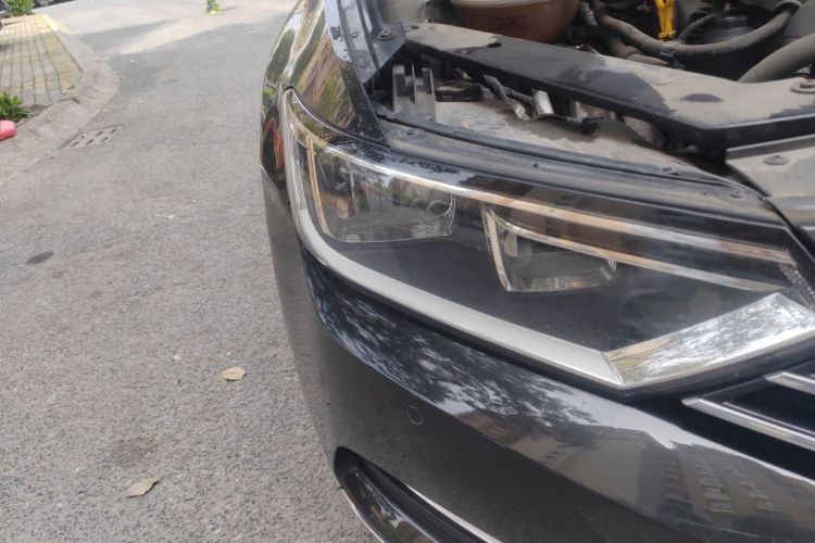 Used Volkswagen Magotan 2017 330TSI DSG Leading Model Right Front Headlight