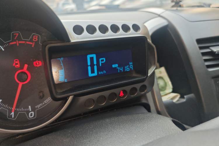 Used Chevrolet Aveo Sonic 2011 Sedan 1.4L Automatic SL
