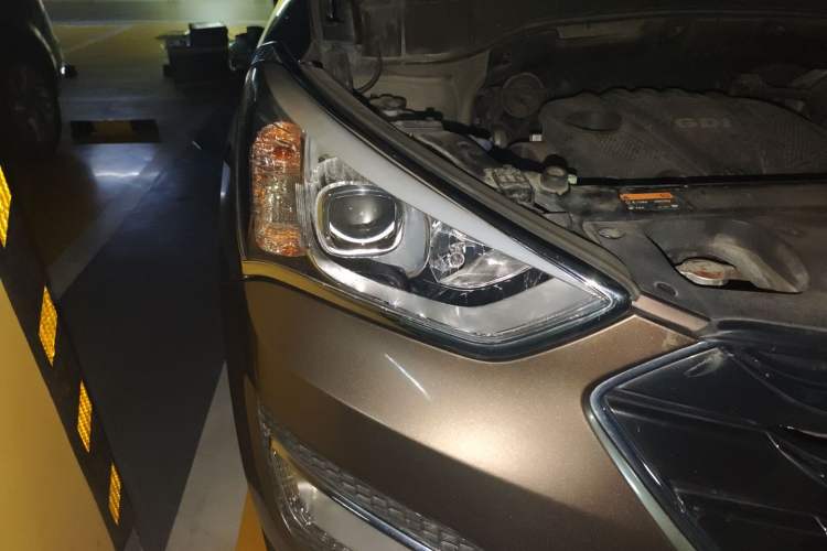 Used Hyundai Santa Fe 2013 2.4L Automatic Two-Wheel Drive Smart Version