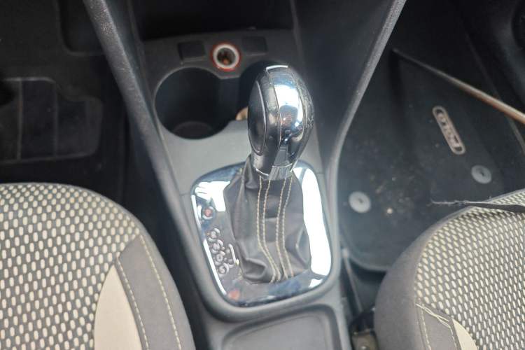 Used Volkswagen Polo 2012 1.6L Cross Polo Automatic Transmission Gear Lever