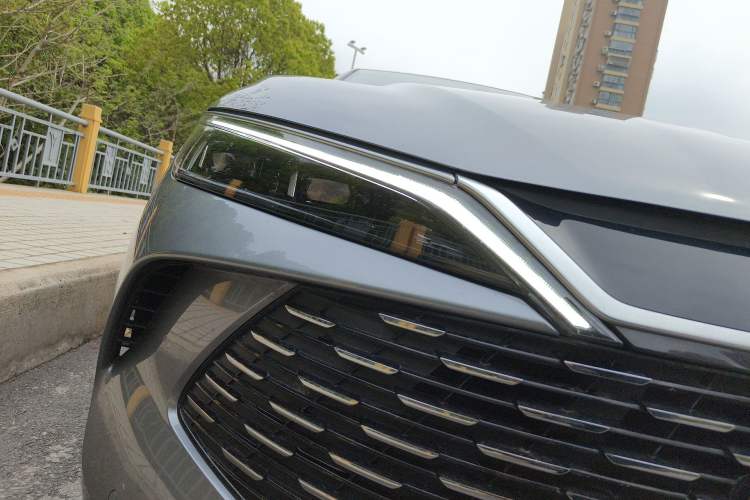 Used BYD Qin L 2024 DM-i 120KM Leading Model Right Front Headlight